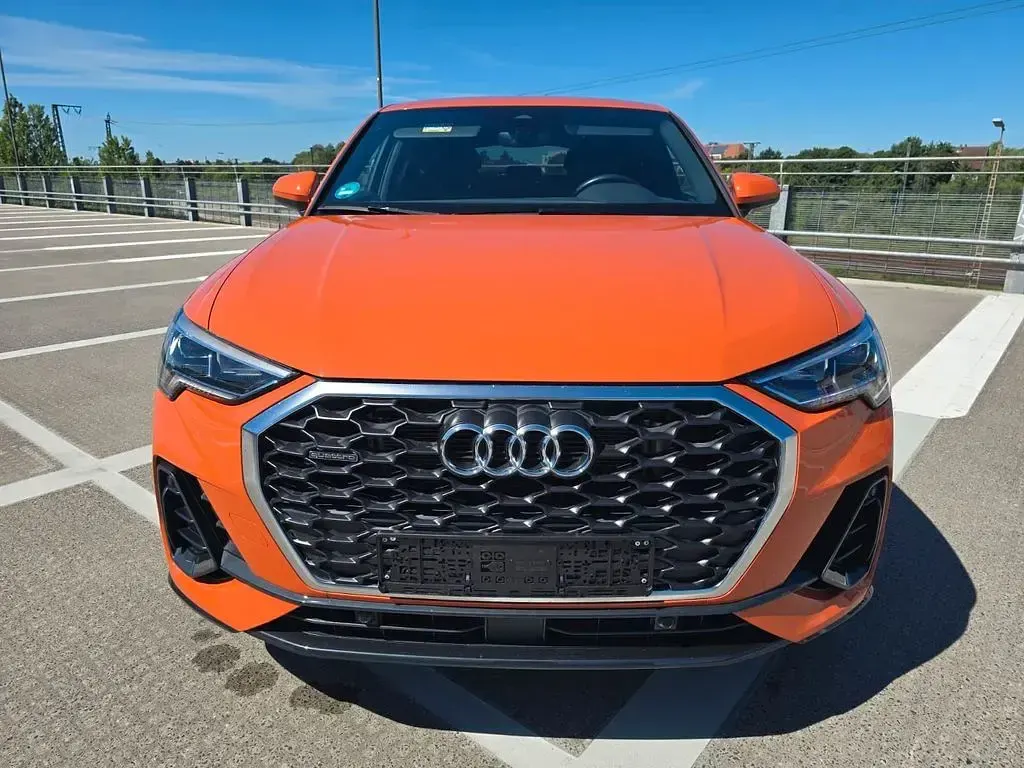 Gebraucht Audi Q3 Sportback Ambition 150 PS (110 kW) 2023 Orange SUV