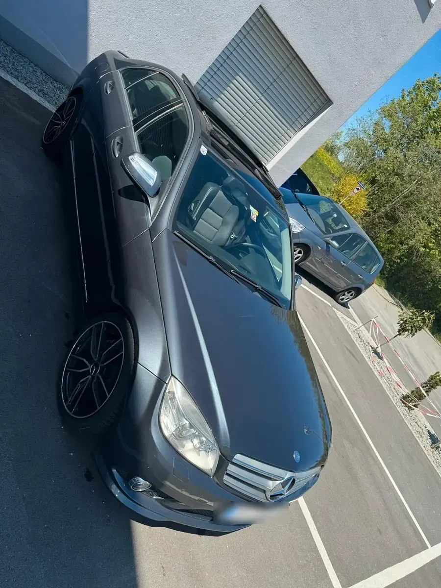 Gebraucht Mercedes C320 224 PS (164 kW) 2008 Grau Limousine