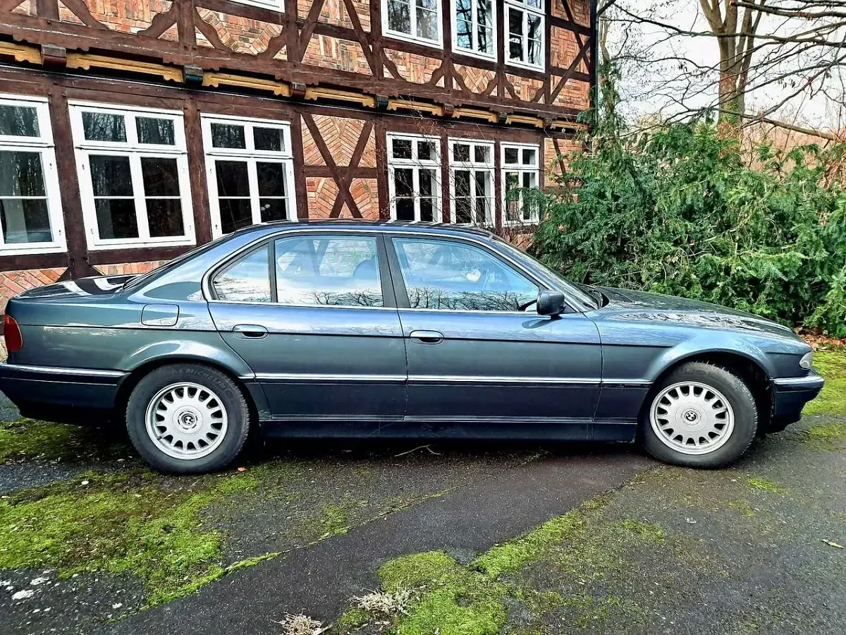 Gebraucht BMW 730 184 PS (135 kW) 2000 Limousine