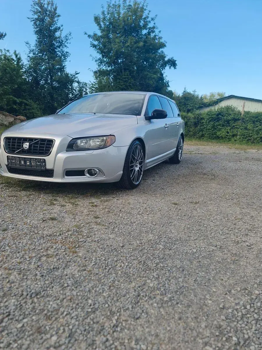Gebraucht Volvo V70 Momentum 185 PS (136 kW) 2007 Grau Kombi