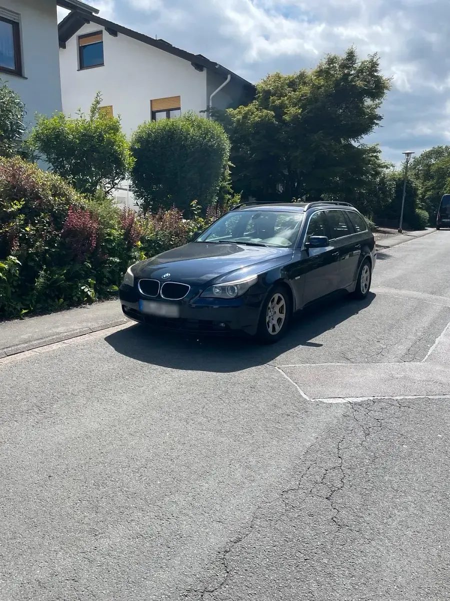 Gebraucht BMW 525 192 PS (141 kW) 2004 Blau Kombi
