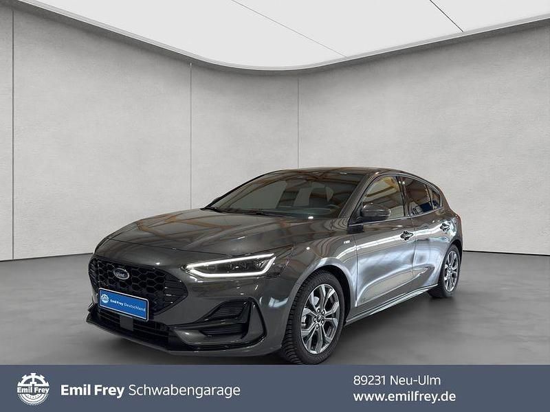 Grau Gebraucht 2024 Ford Focus ST-Line X Limousine | 24.480 € (Fairer Preis) - Bild 1/4