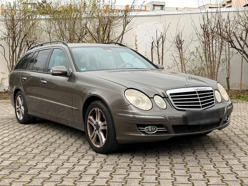 Usata Mercedes E280 190 CV (139 kW) 2008 Marrone Station wagon