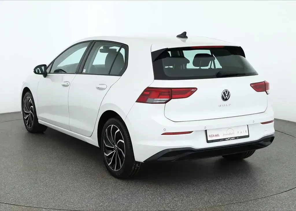 Gebraucht VW Golf VIII Life 131 PS (96 kW) 2020 Weiß Limousine