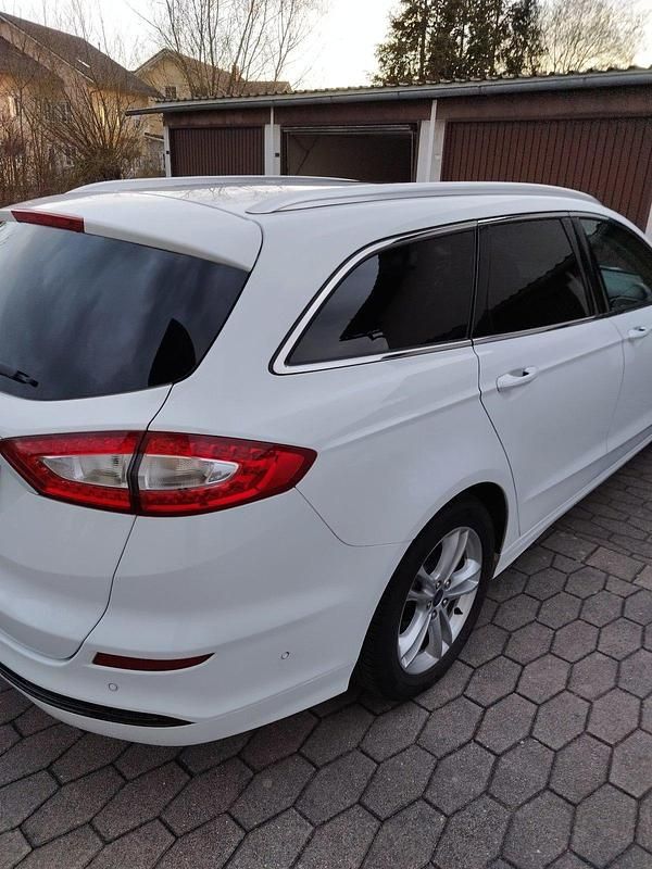 Gebraucht Ford Mondeo 150 PS (110 kW) 2016 Weiß Kombi