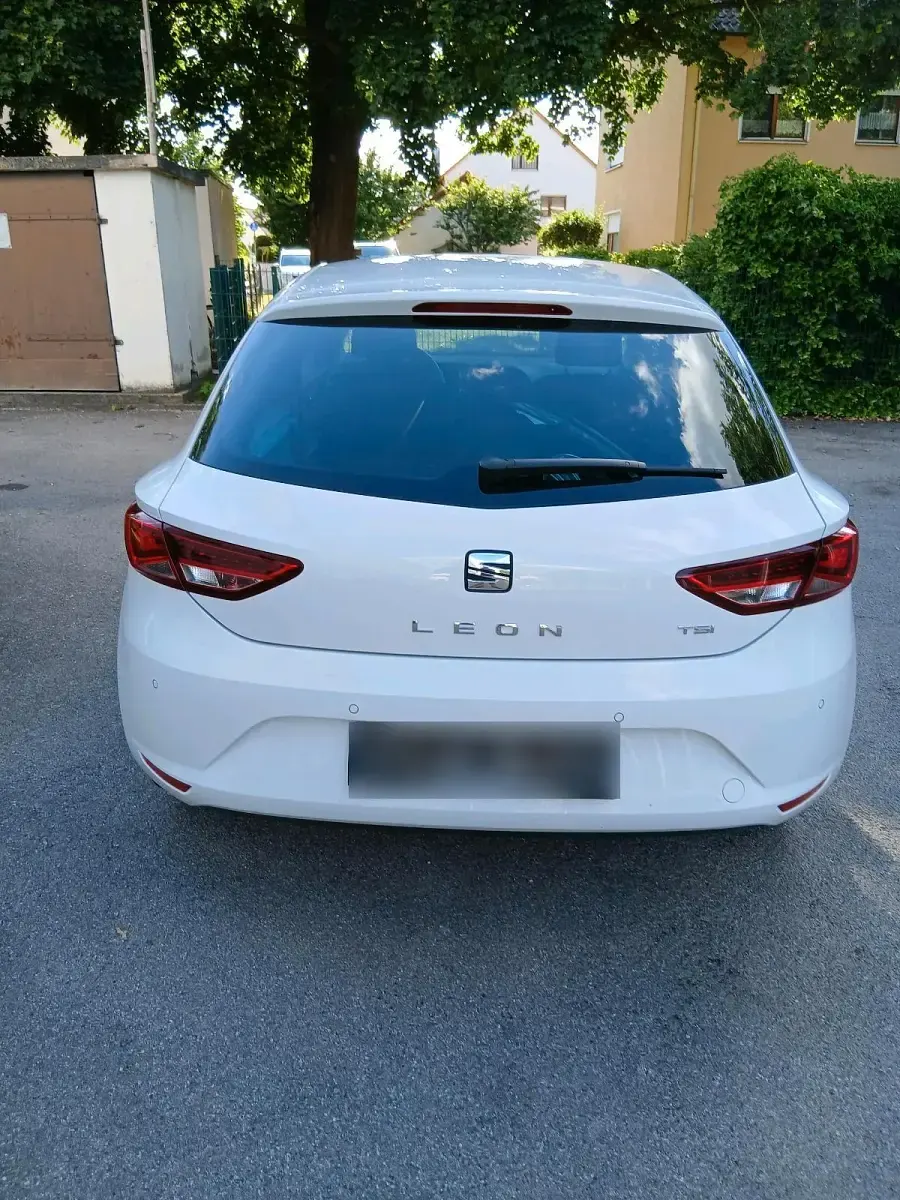 Gebraucht Seat Leon 125 PS (91 kW) 2015 Weiß Kleinwagen