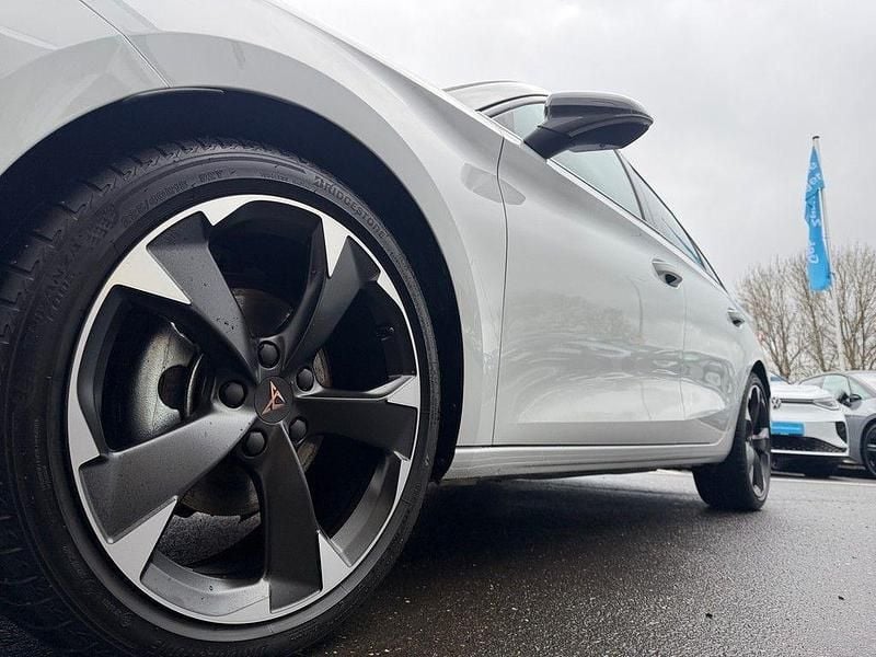 Gebraucht Cupra Leon 150 PS (110 kW) 2025 Weiß Limousine