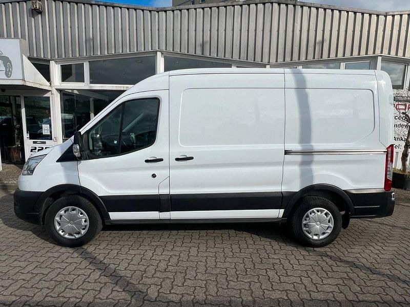 Gebraucht Ford Transit 131 PS (96 kW) 2019 Frostweiß Van / Kleinbus