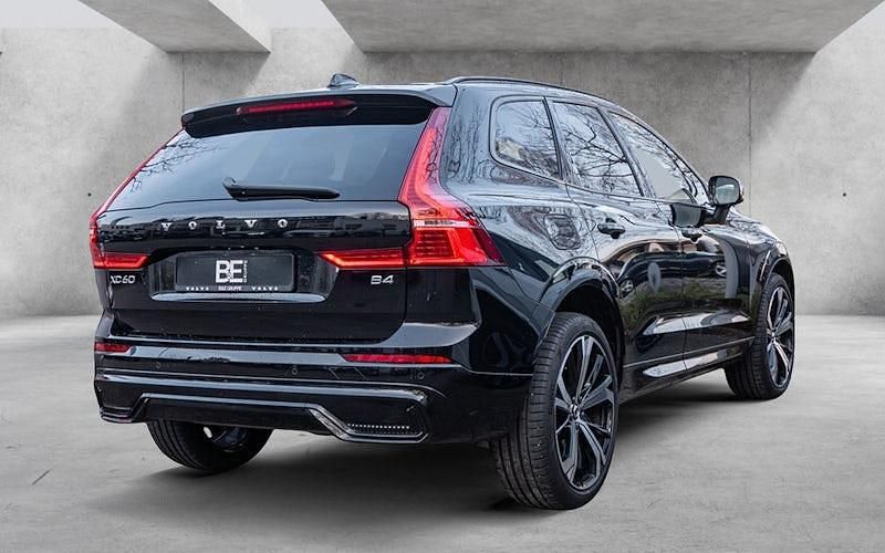 Gebraucht Volvo XC60 Ultimate 197 PS (144 kW) 2023 Schwarz / onyx schwarz (metallic) SUV