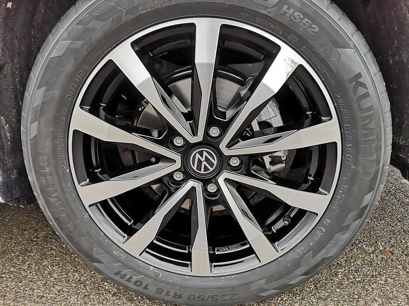 Neu VW Multivan Edition 150 PS (110 kW) 2025 Deep black perleffekt Van / Kleinbus