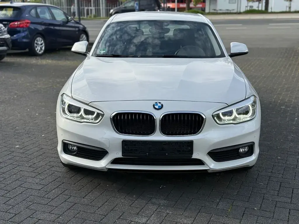 Gebraucht BMW 116 Advantage 109 PS (80 kW) 2015 Weiß Kleinwagen