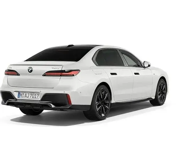 Gebraucht BMW 740 M Sport 299 PS (219 kW) 2025 Weiß Limousine