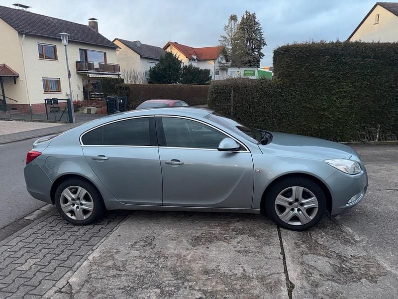 Gebraucht Opel Insignia 130 PS (95 kW) 2013 Grau Limousine