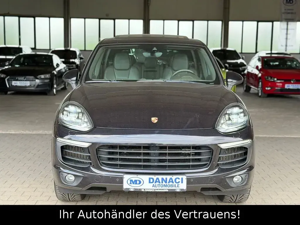 Gebraucht Porsche Cayenne 385 PS (283 kW) 2014 Tiefschwarz SUV