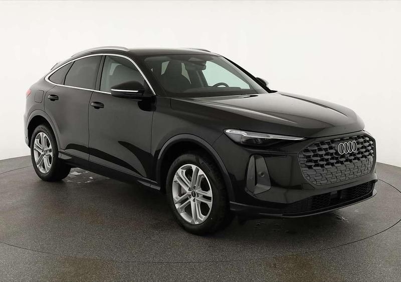 Mythosschwarz metallic Neu 2025 Audi Q5 Sportback SUV | 62.280 € (Superpreis) - Bild 1/4