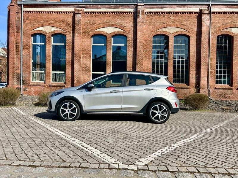 Silber Gebraucht 2022 Ford Fiesta Active Kleinwagen | 15.499 € (Superpreis) - Bild 1/4