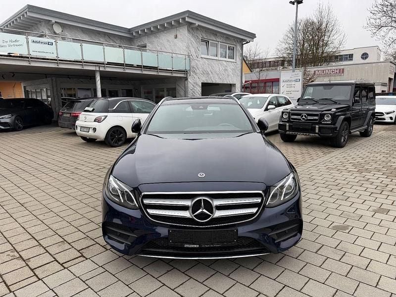 Gebraucht Mercedes E220 AMG 194 PS (142 kW) 2019 Blau Limousine