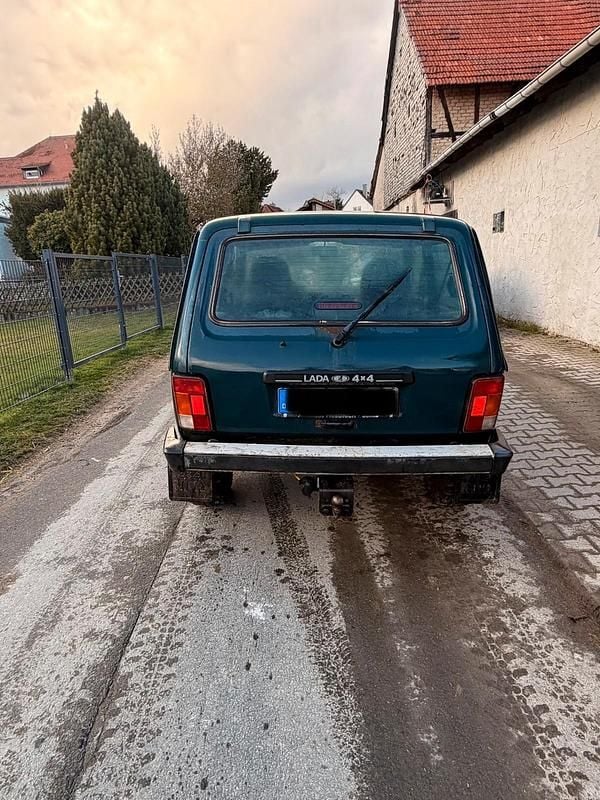 Gebraucht Lada niva 83 PS (61 kW) 2008 Grün SUV