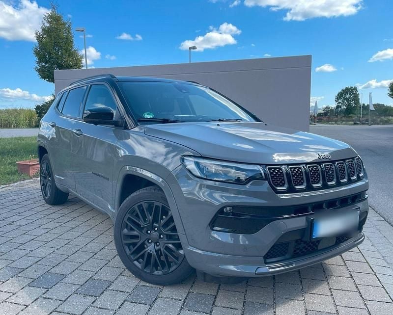 Gebraucht Jeep Compass 150 PS (110 kW) 2021 Grau SUV