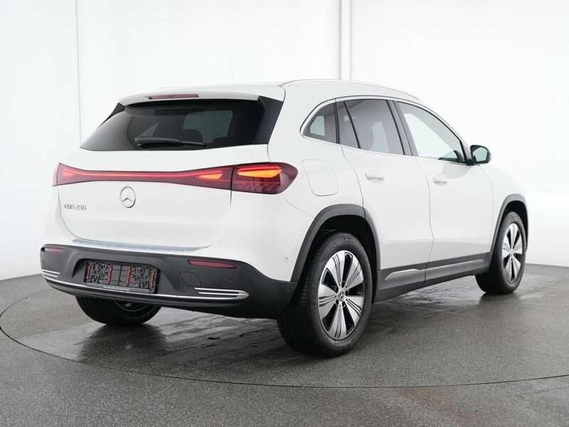 Second-hand Mercedes EQA250 Advanced 139 kW (190 CP) 2025 Alb SUV