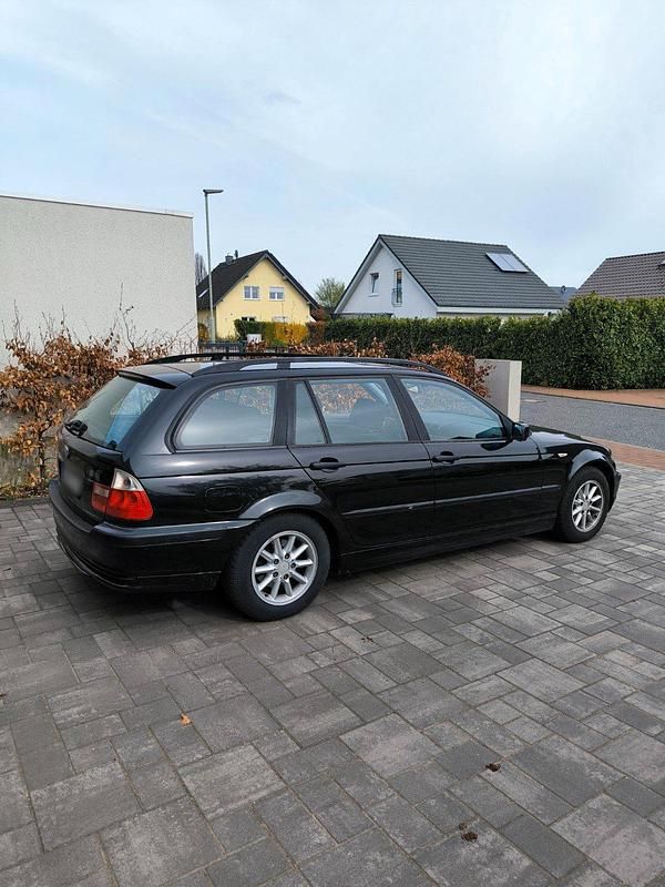 Gebraucht BMW 316 116 PS (85 kW) 2002 Schwarz Kombi
