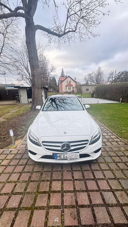 Gebraucht Mercedes C300 245 PS (180 kW) 2019 Weiß Limousine
