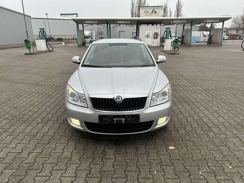 Gebraucht 2012 Skoda Octavia Elegance Kombi | 3.000 € (Superpreis) - Bild 1/4
