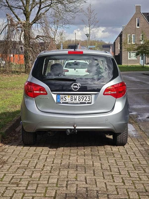 Second-hand Opel Meriva Edition 101 CP (74 kW) 2012 Gri Monovolum
