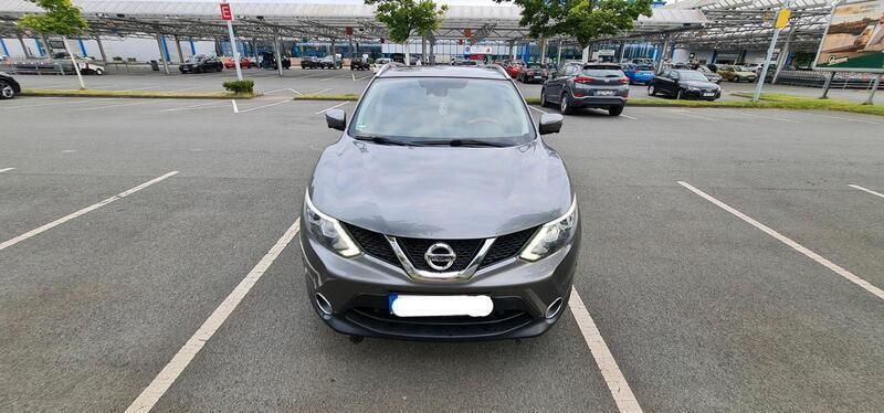Grau Gebraucht 2015 Nissan Qashqai SUV | 14.250 € (Etwas zu teuer) - Bild 1/4