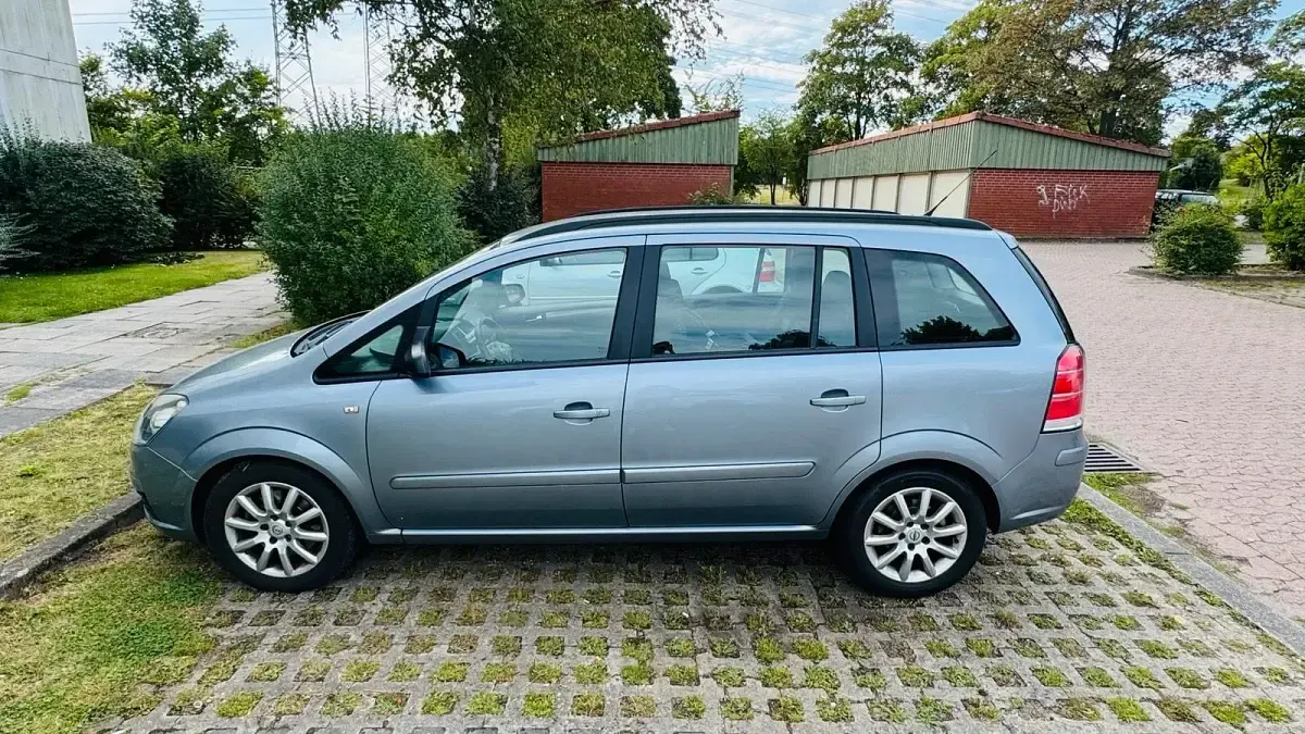 Gebraucht Opel Zafira 120 PS (88 kW) 2005 Silber Van / Kleinbus