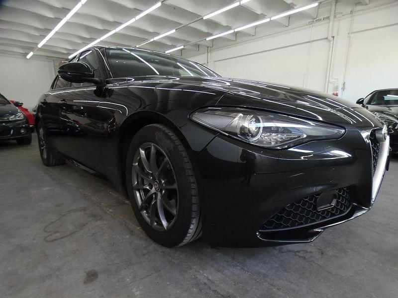 Gebraucht Alfa Romeo Giulia 150 PS (110 kW) 2017 Schwarz Limousine
