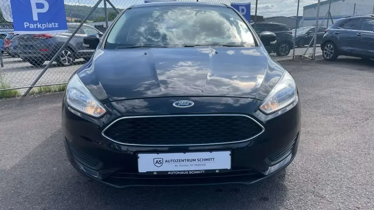 Gebraucht Ford Focus Trend 125 PS (91 kW) 2015 Schwarz Kombi