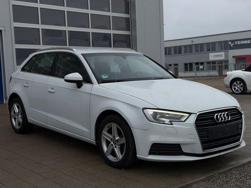 Gebraucht Audi A3 Performance 116 PS (85 kW) 2018 Weiß Limousine