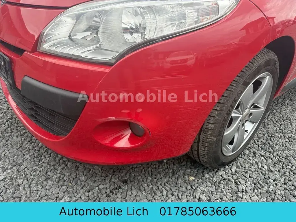 Gebraucht Renault Mégane 101 PS (74 kW) 2011 Rot Limousine