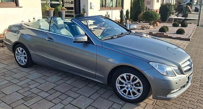 Gebraucht Mercedes E200 184 PS (135 kW) 2012 Grau Cabrio