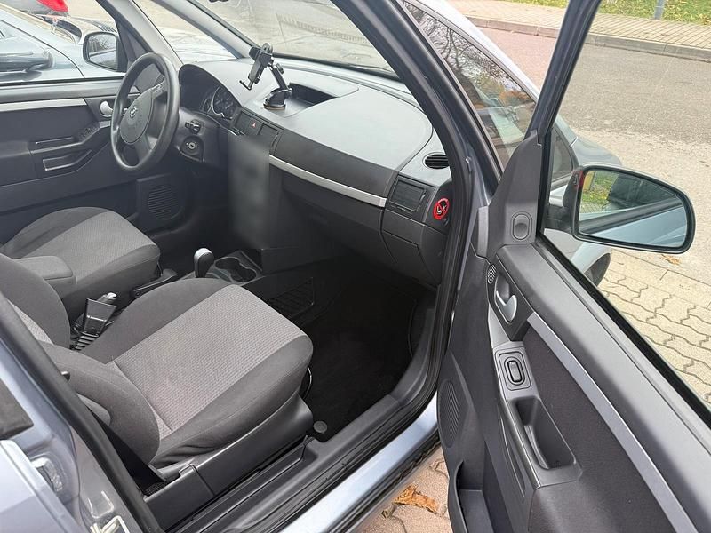 Gebraucht Opel Astra 100 PS (73 kW) 2005 Silber Kleinwagen