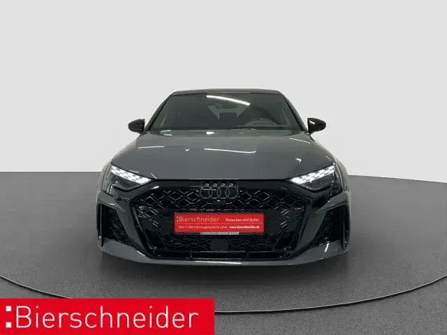 Gebraucht Audi RS3 Sport 400 PS (294 kW) 2025 Grau Limousine