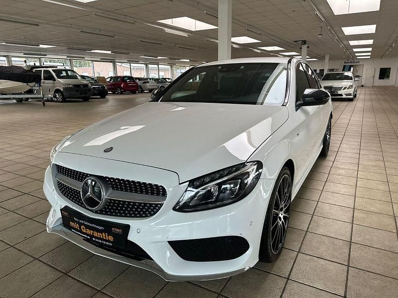 Weiß Gebraucht 2015 Mercedes C220 AMG Limousine | 19.990 € (Teuer) - Bild 1/4