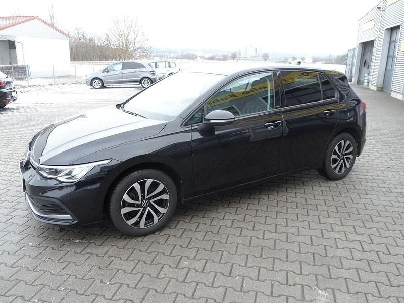 Gebraucht VW Golf VII Active 150 PS (110 kW) 2021 Schwarz Kleinwagen