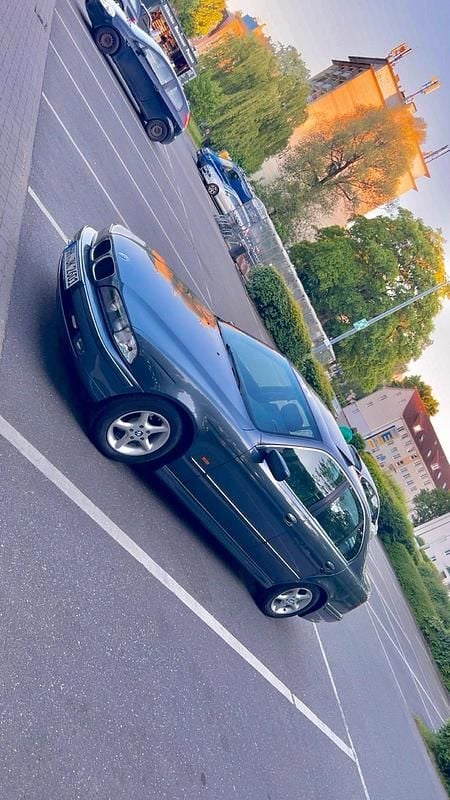 Grau Gebraucht 1999 BMW 520 Limousine | 3.500 € (Fairer Preis) - Bild 1/4