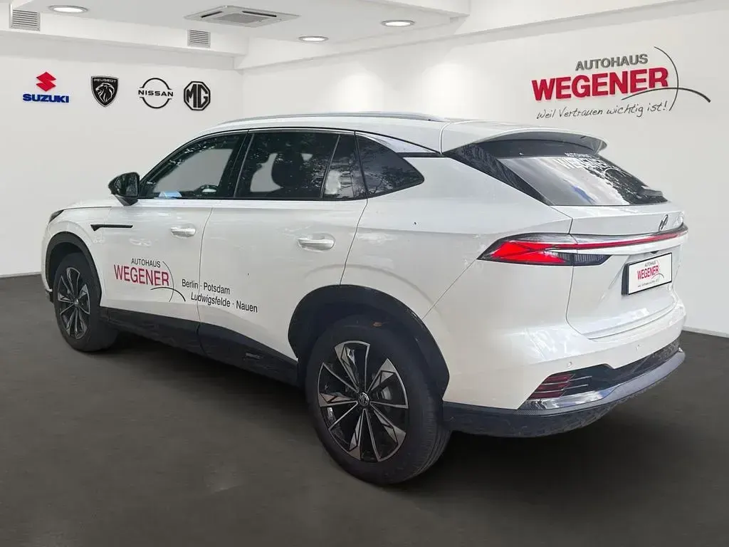 Używany MG HS Luxury 224 KM (164 kW) 2025 Biały SUV