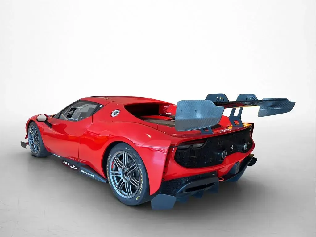 Gebraucht Ferrari 296 700 PS (514 kW) 2025 Rot Coupé