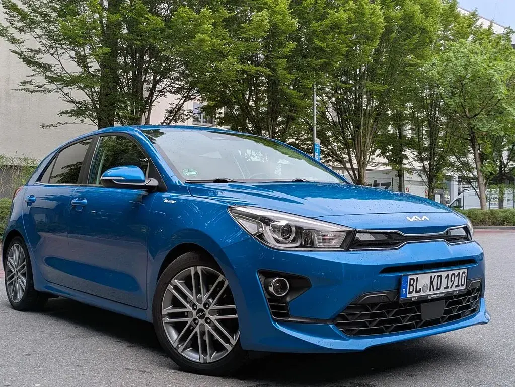 Gebraucht Kia Rio Platinum 120 PS (88 kW) 2023 Blau Limousine