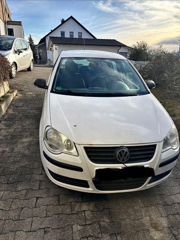 Weiß Gebraucht 2008 VW Polo Trendline Limousine | 700 € (Superpreis) - Bild 1/4