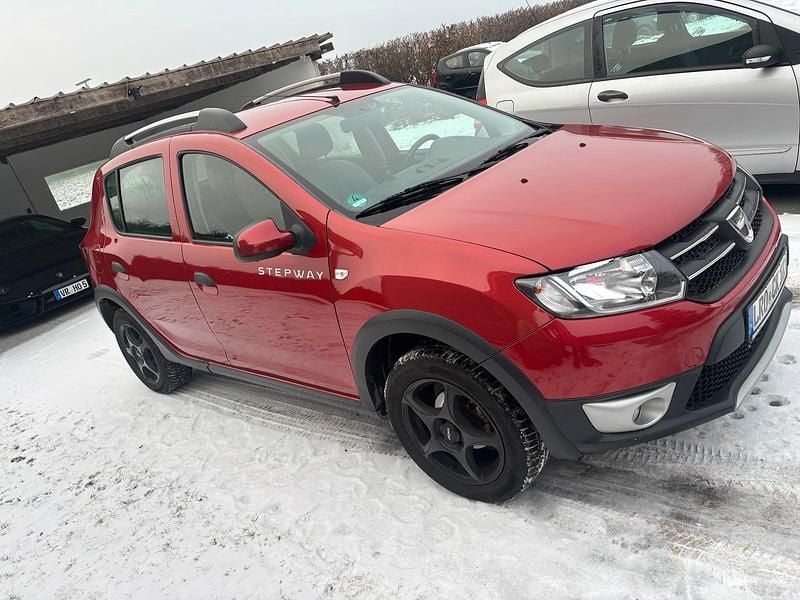 Gebraucht Dacia Sandero Stepway 90 PS (66 kW) 2014 Rot SUV