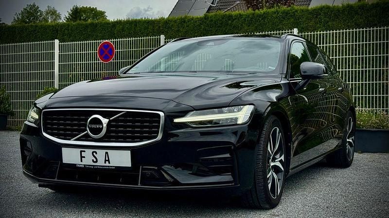 Schwarz Gebraucht 2021 Volvo V60 R-Design Kombi | 19.999 € (Guter Preis) - Bild 1/4