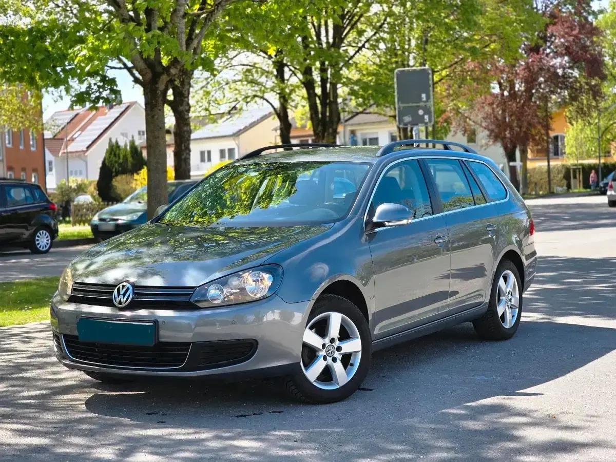 Gebraucht VW Golf VI 105 PS (77 kW) 2010 Grau Kleinwagen