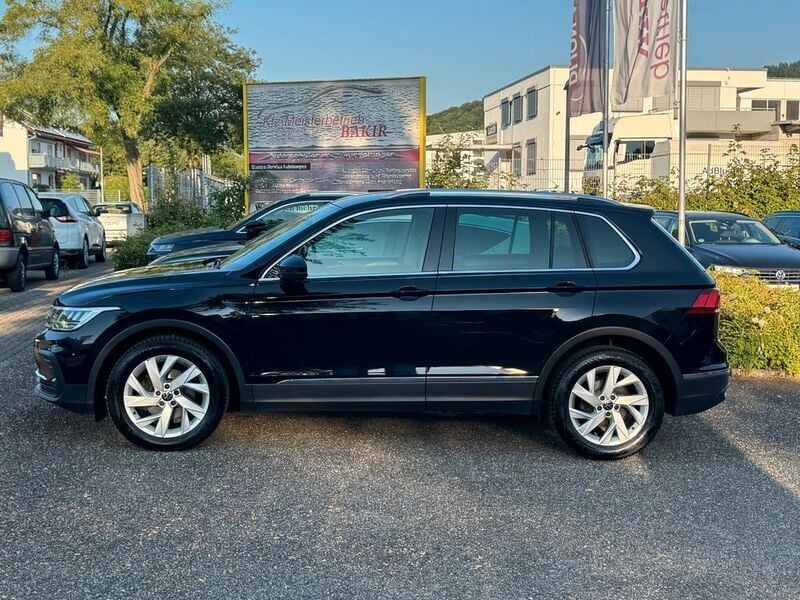 Gebraucht VW Tiguan Move 122 PS (89 kW) 2023 Schwarz SUV