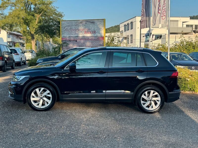 Schwarz Gebraucht 2023 VW Tiguan Move SUV | 25.990 € (Guter Preis) - Bild 1/4
