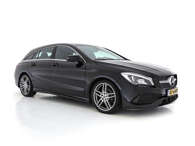 Schwarz Gebraucht 2018 Mercedes CLA180 Shooting Brake Business Kombi | 15.944 € (Etwas zu teuer) - Bild 1/4